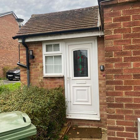 Cosy Apartment With Private Access And Kitchenette In Guildford (Adults Only) Worplesdon Luaran gambar