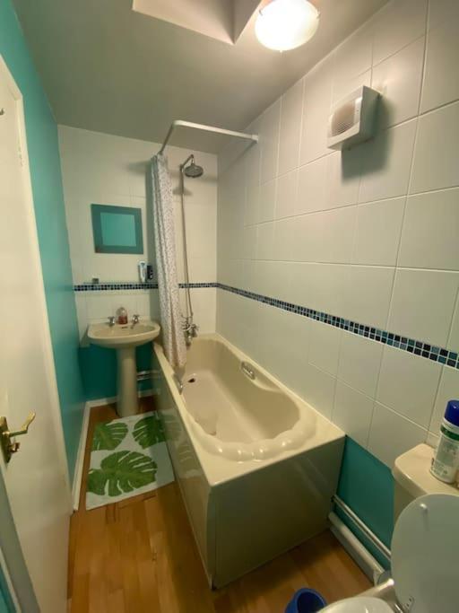 Cosy Apartment With Private Access And Kitchenette In Guildford (Adults Only) Worplesdon Luaran gambar