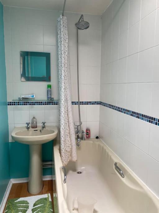 Cosy Apartment With Private Access And Kitchenette In Guildford (Adults Only) Worplesdon Luaran gambar