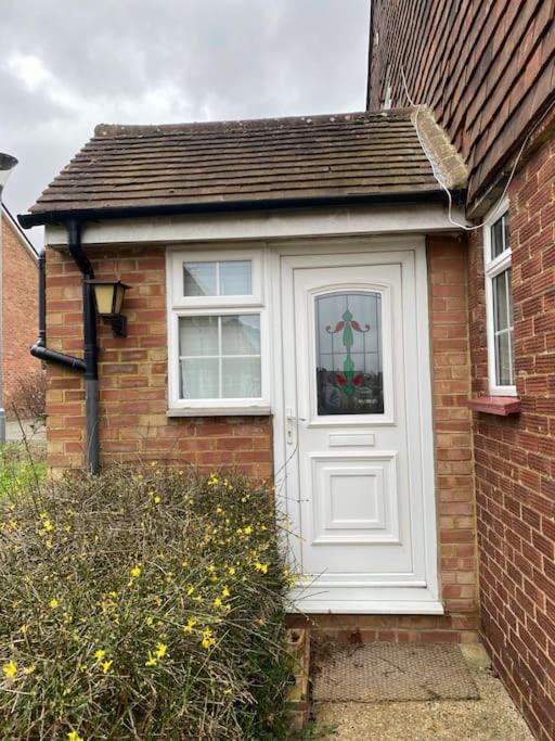 Cosy Apartment With Private Access And Kitchenette In Guildford (Adults Only) Worplesdon Luaran gambar